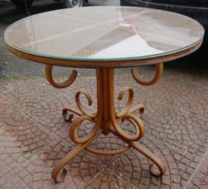 Runder Tisch, Thonet